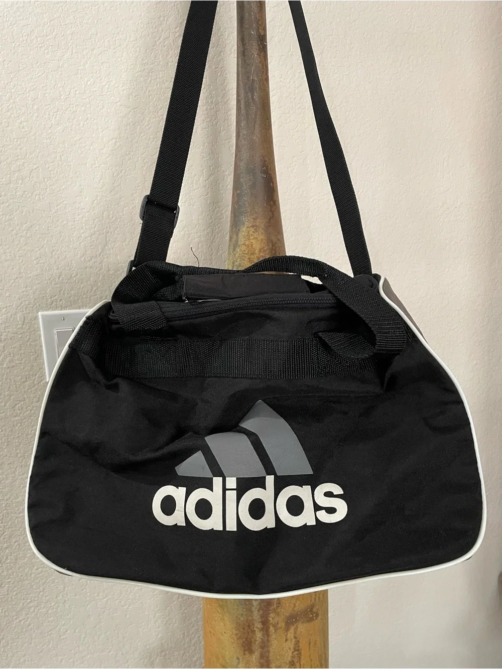 ADIDAS Diablo MEDIUM black and white gym duffel bag Great Exterior *flaw inside